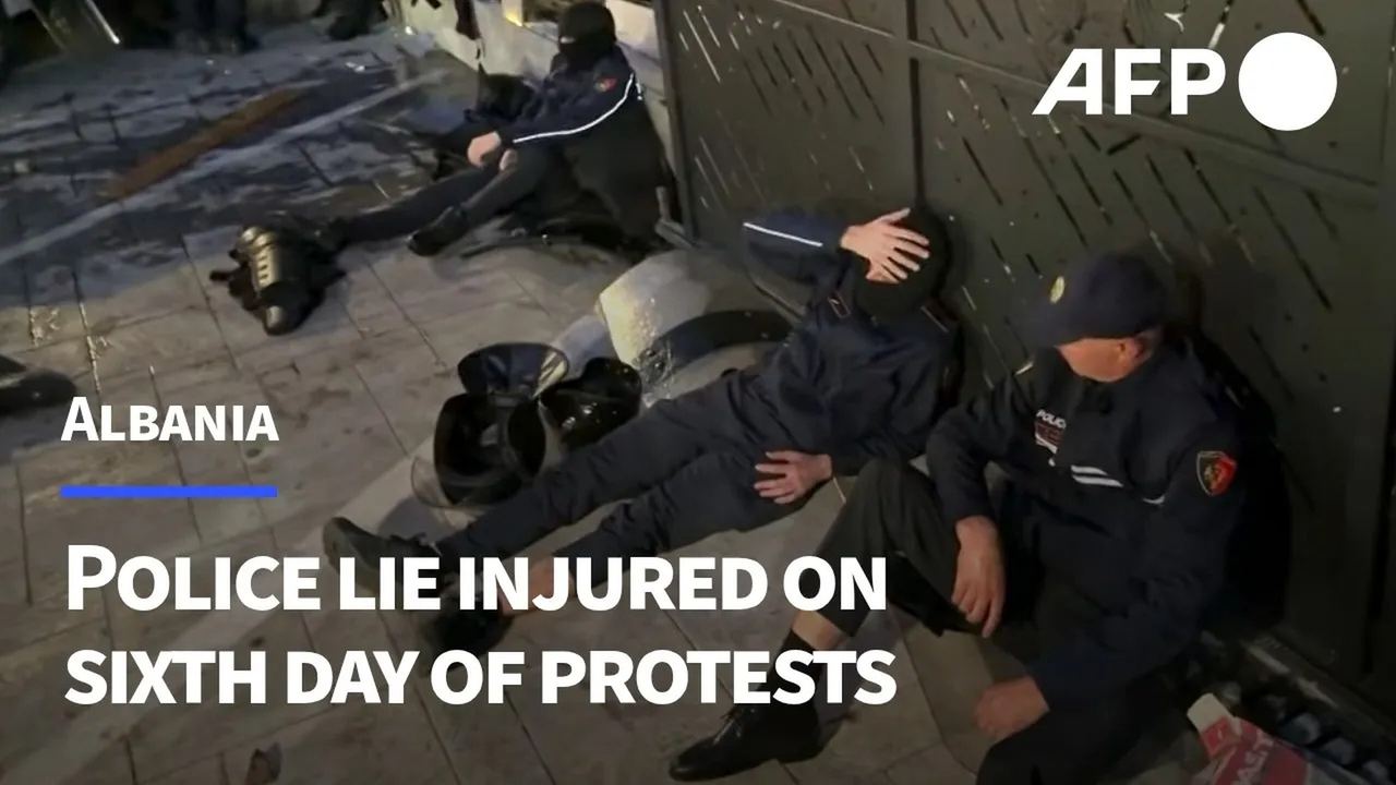 Efektivë policie të lodhur dhe të plagosur ndërsa protestat vijojnë — Tiranë, 18 tetor 2026
