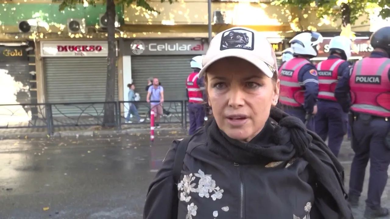 Reuters jehonë protestës së studentëve në Tiranë: Protesta për arsimin degjeneroi në dhunë — 14 tetor 2026
