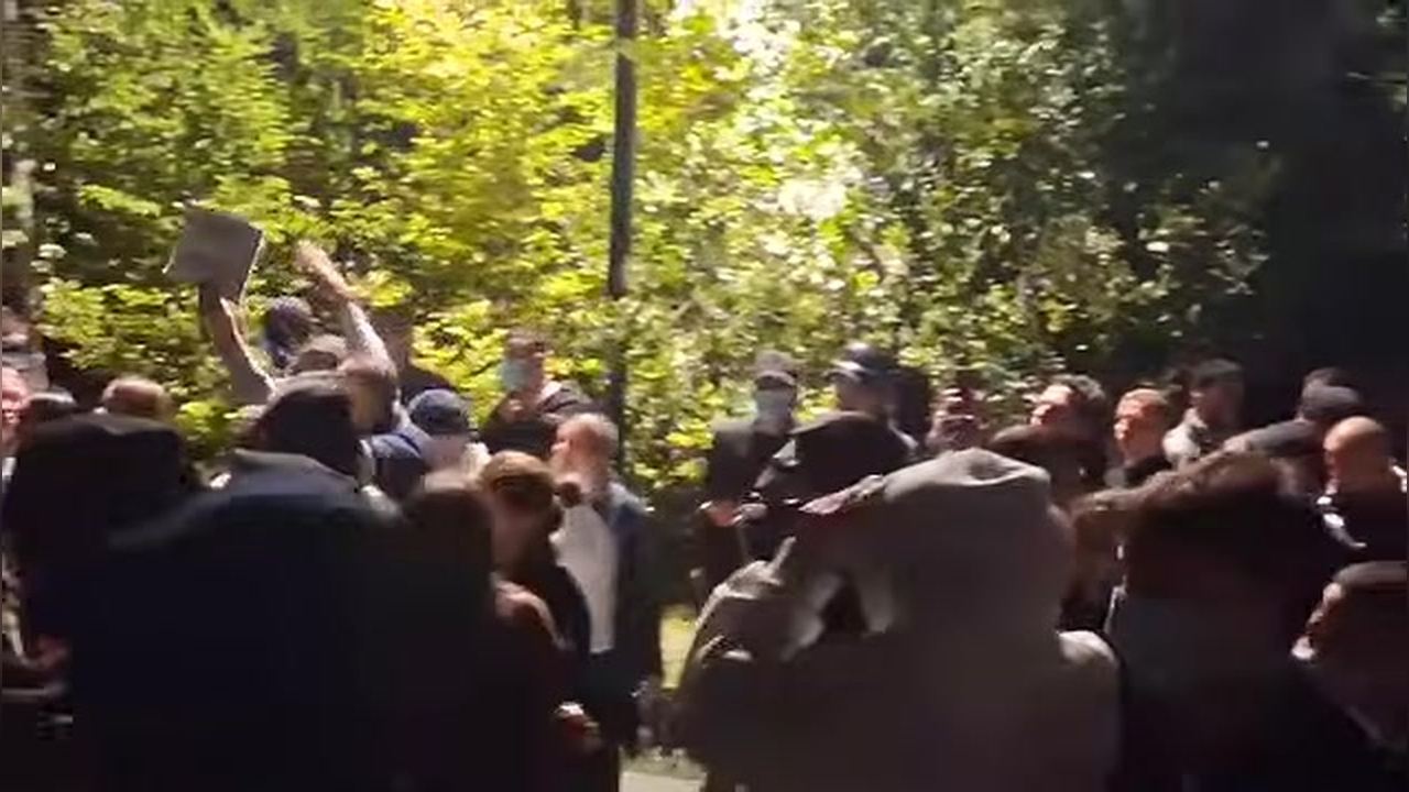 Forca të shumta policie ndërhyjnë te Bashkia e Tiranës — Tiranë, 13 tetor 2026