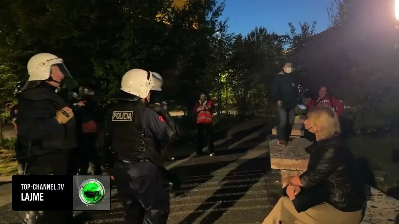 Kaos në Tiranë, policia ndjek me makina në rrugë protestuesit, largohen me vrap — 20 tetor 2026