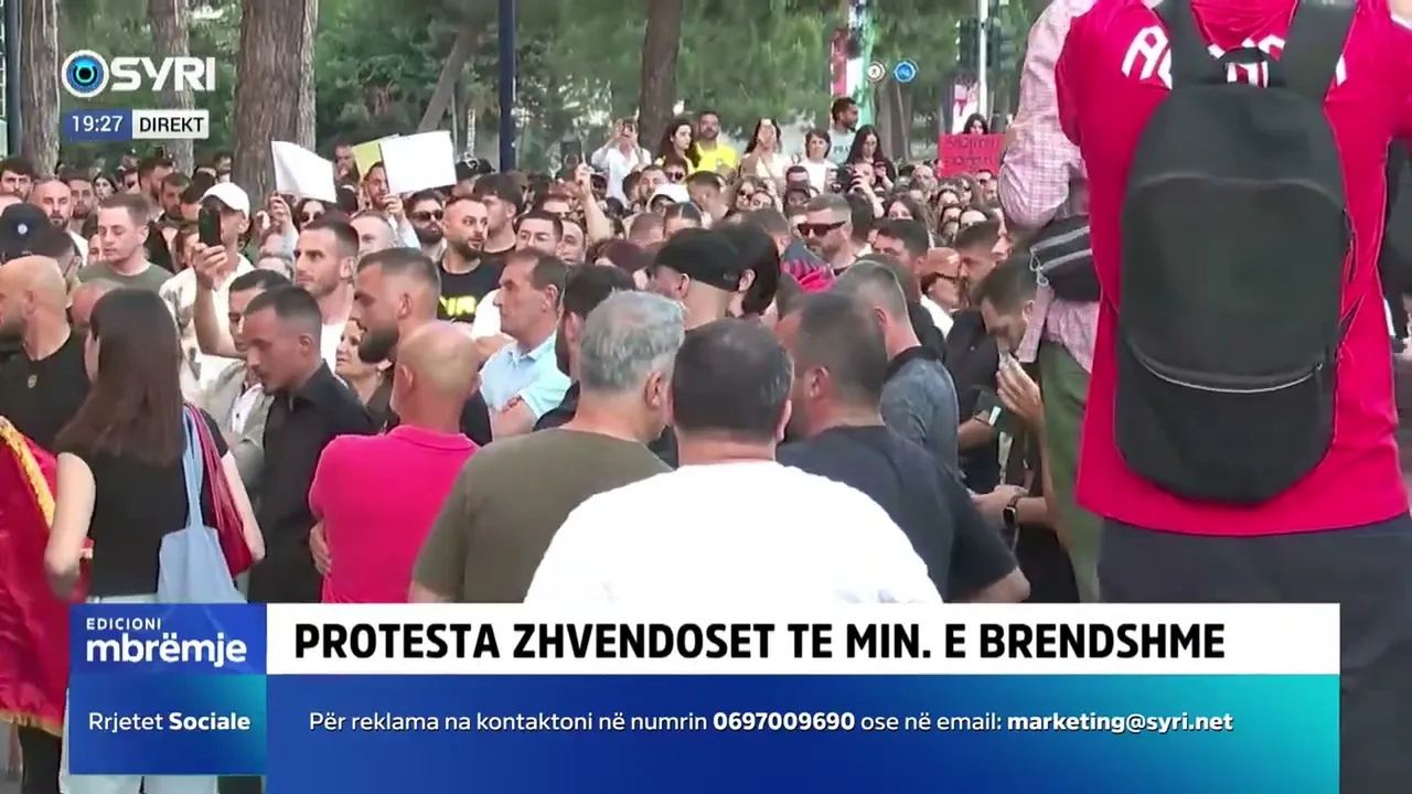 Protestë e shoqërisë civile pas dhunës në Zvërnec — Tiranë, 31 maj 2026