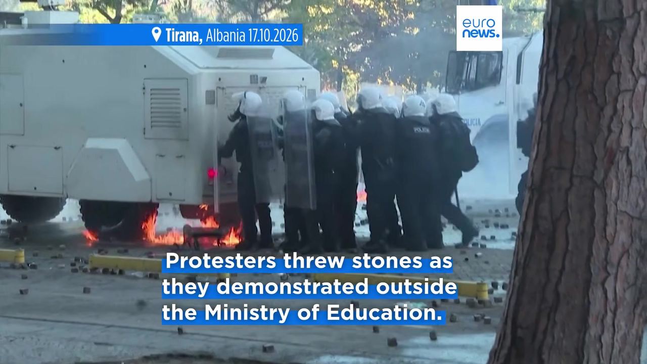 Policia qëllon me plumba gome dhe arreston qindra protestues — Tiranë, 17 tetor 2026
